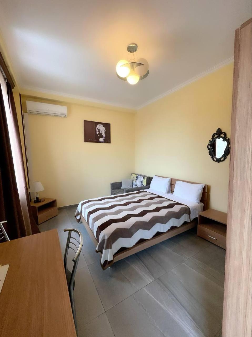 Gs Hotel Tbiliszi Szoba fotó